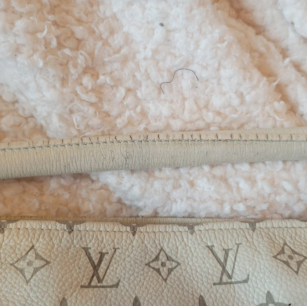 Louis Vuitton Cream Monogram Women's Bag - Picture 4 of 7